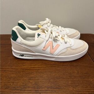 New Balance White and‎ Pink Sneakers 8.5 women’s